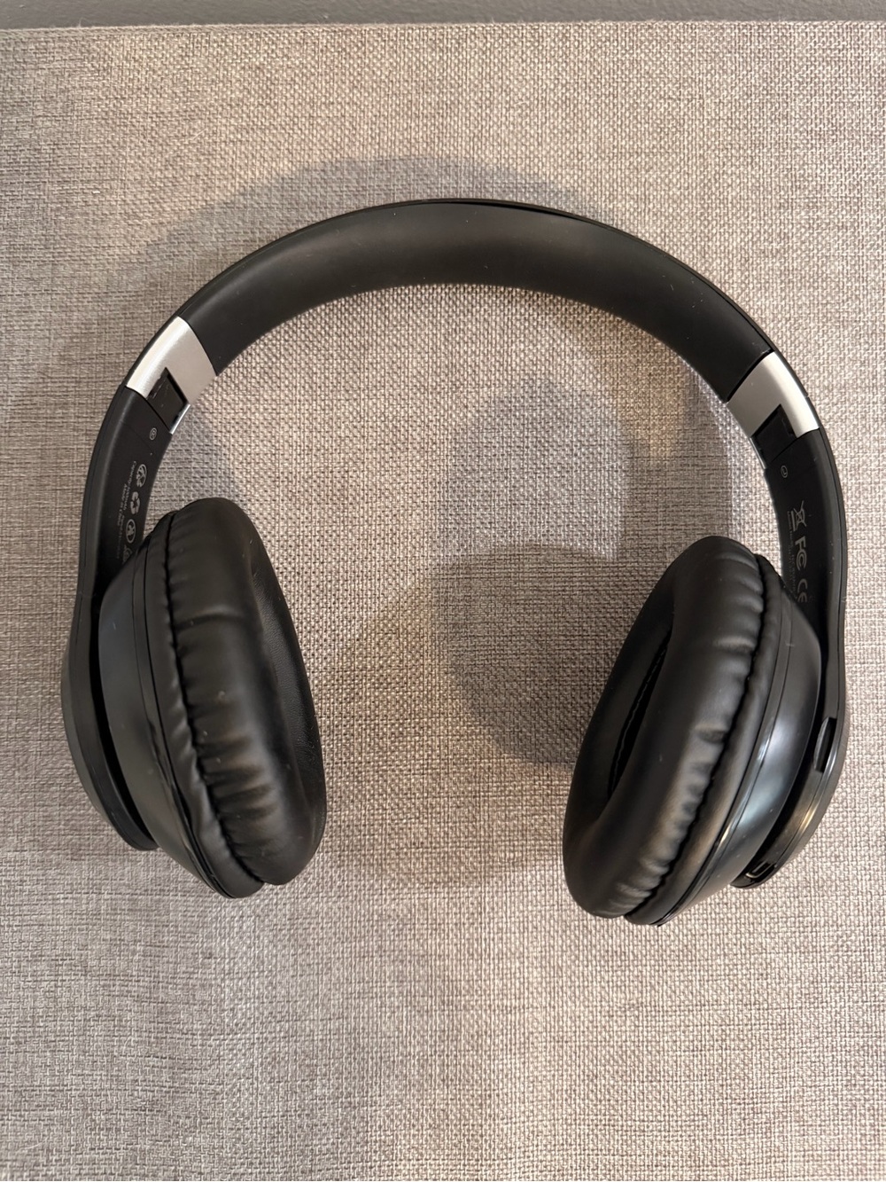 Black Wireless Over-Ear Headphones - Comfortable Noise-Isolating Design